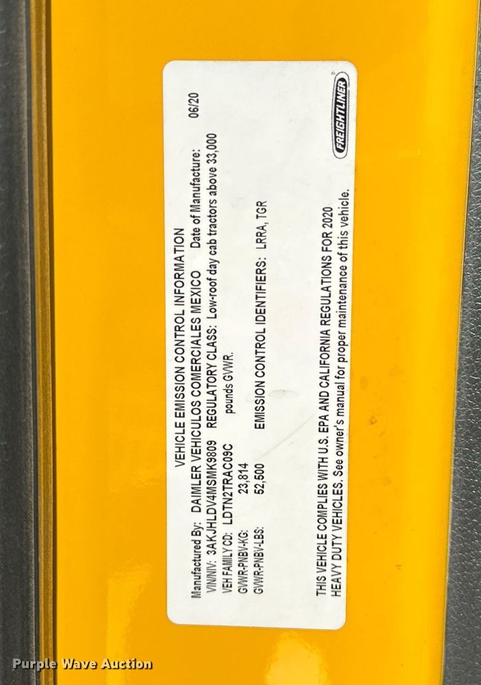 image for item EK0579 2021 Freightliner Cascadia 126 semi truck