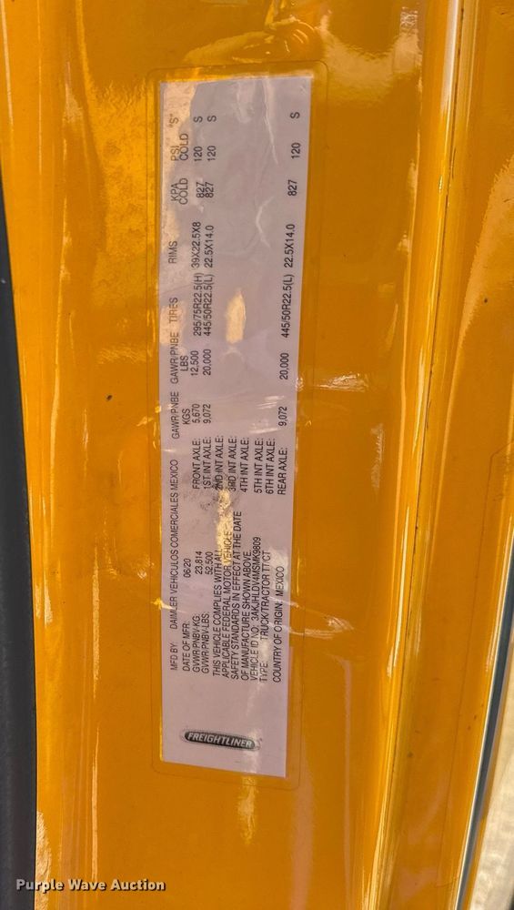 image for item EK0579 2021 Freightliner Cascadia 126 semi truck