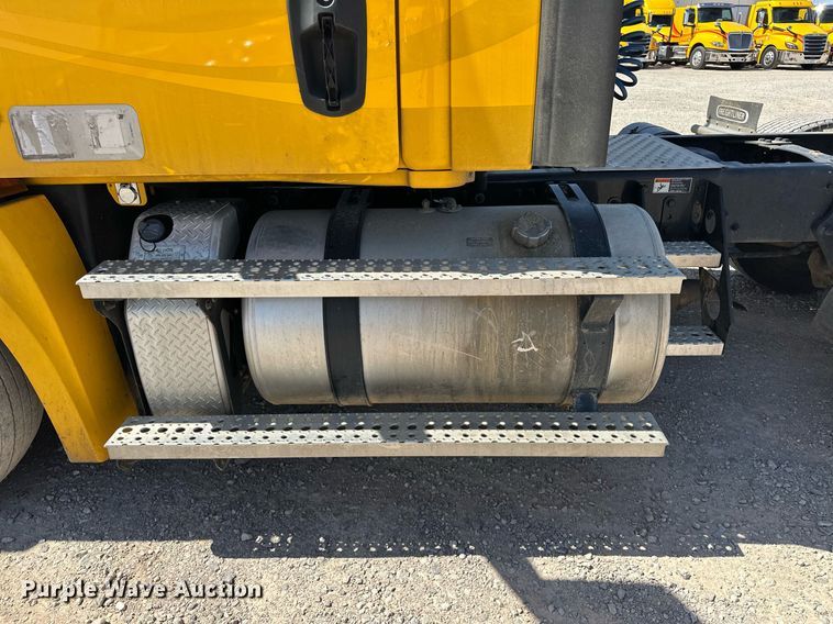 image for item EK0580 2020 Freightliner Cascadia 126 semi truck