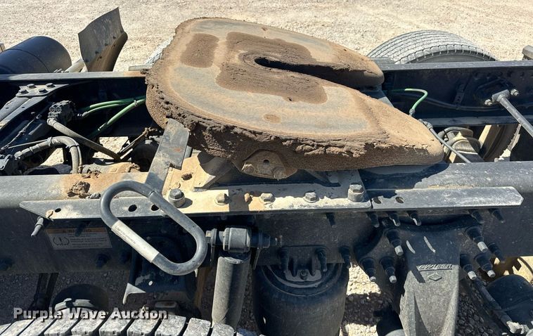 image for item EK0580 2020 Freightliner Cascadia 126 semi truck