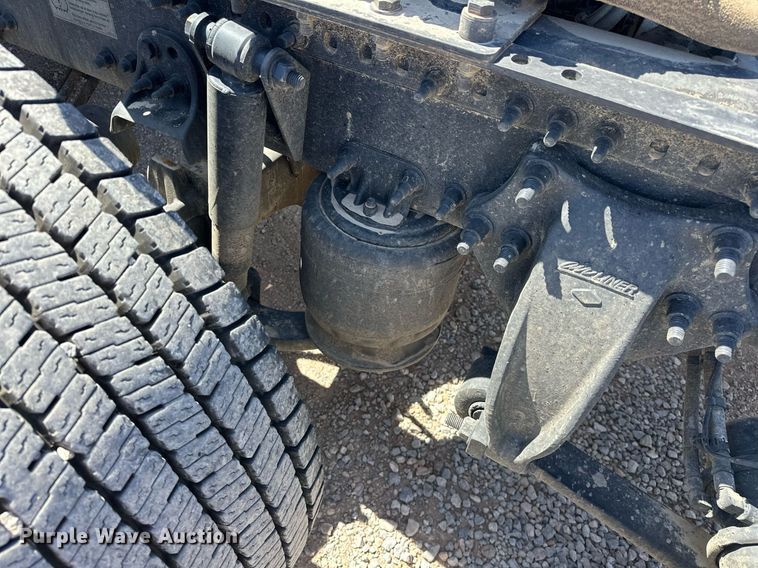 image for item EK0580 2020 Freightliner Cascadia 126 semi truck