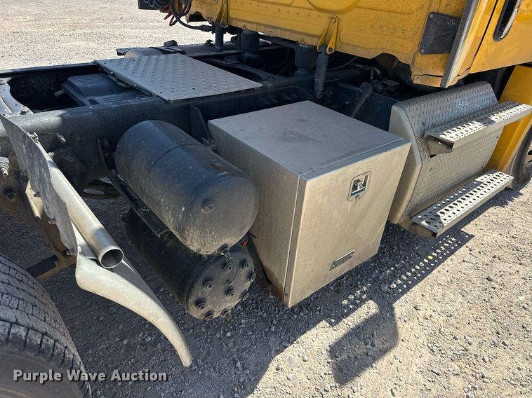 image for item EK0580 2020 Freightliner Cascadia 126 semi truck