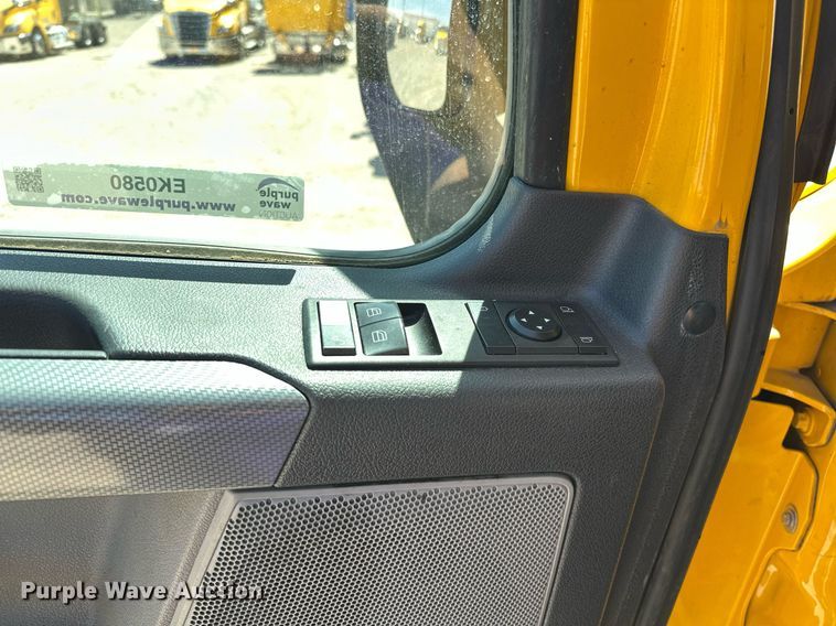 image for item EK0580 2020 Freightliner Cascadia 126 semi truck