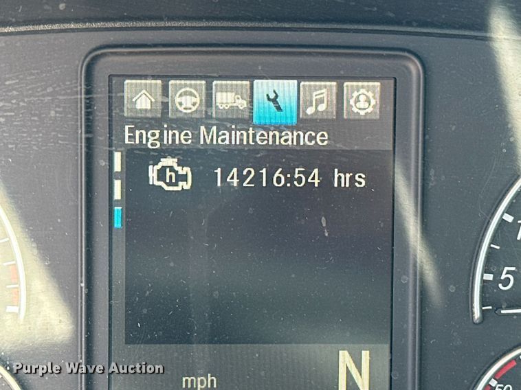 image for item EK0580 2020 Freightliner Cascadia 126 semi truck