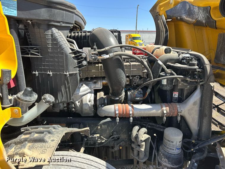 image for item EK0580 2020 Freightliner Cascadia 126 semi truck