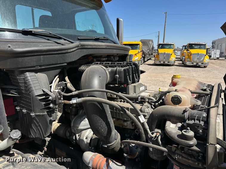 image for item EK0580 2020 Freightliner Cascadia 126 semi truck