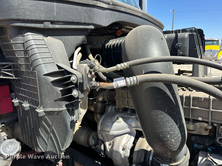 image for item EK0580 2020 Freightliner Cascadia 126 semi truck