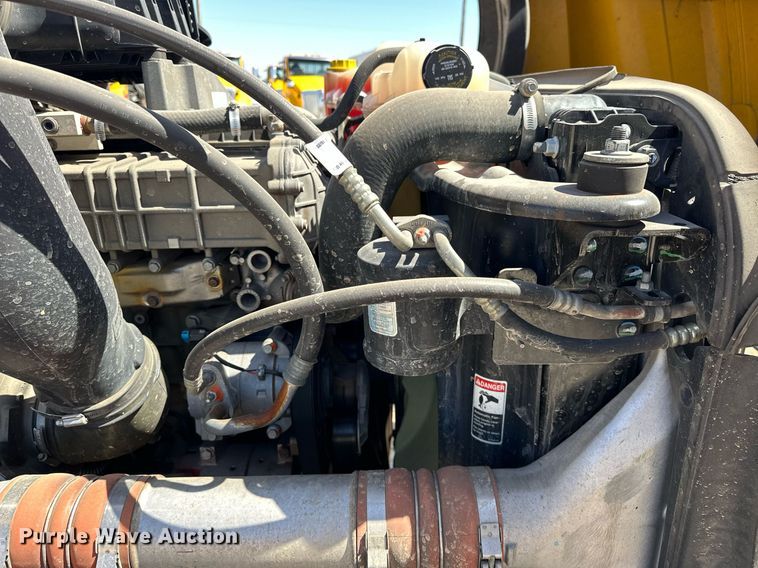 image for item EK0580 2020 Freightliner Cascadia 126 semi truck