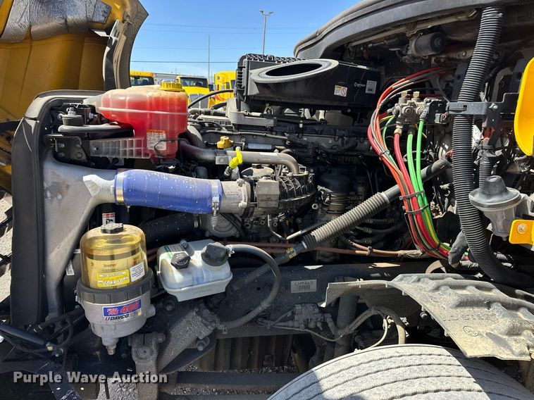 image for item EK0580 2020 Freightliner Cascadia 126 semi truck