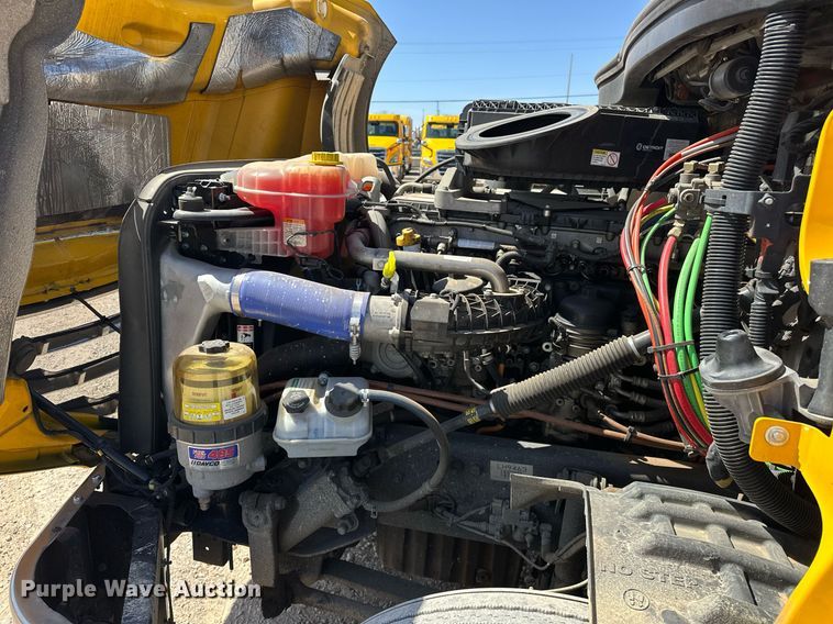 image for item EK0580 2020 Freightliner Cascadia 126 semi truck