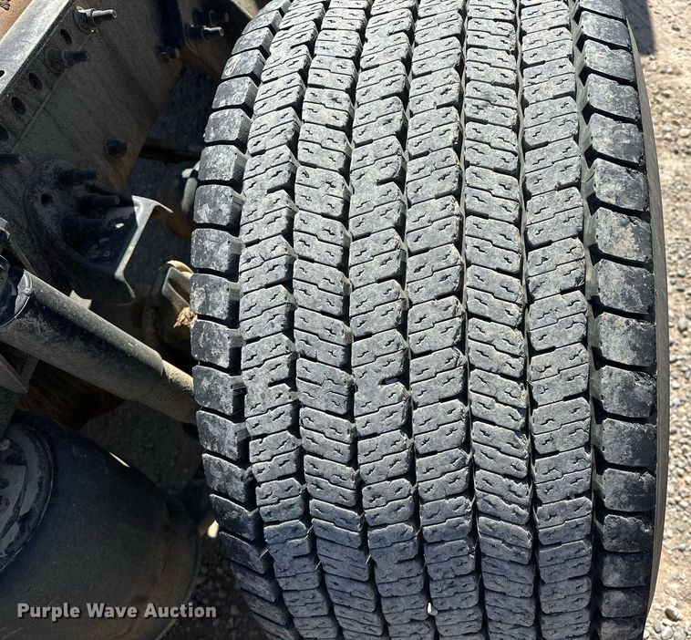 image for item EK0580 2020 Freightliner Cascadia 126 semi truck