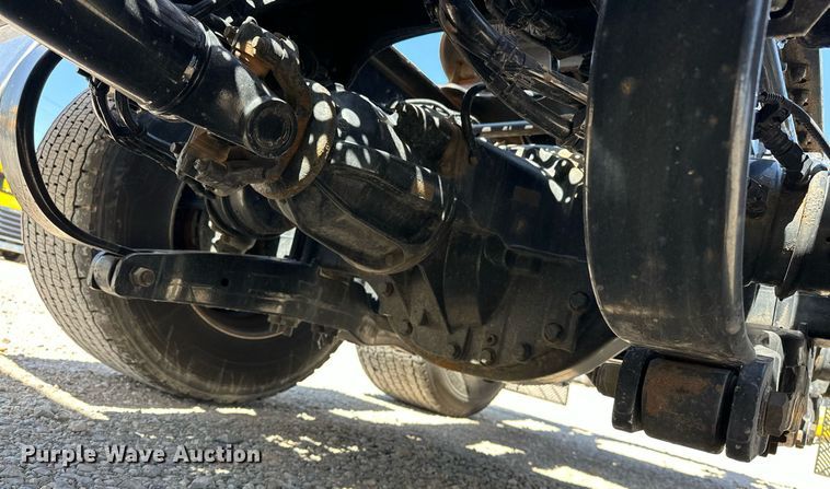 image for item EK0581 2022 Kenworth T680 semi truck