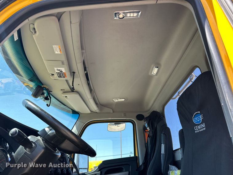 image for item EK0581 2022 Kenworth T680 semi truck