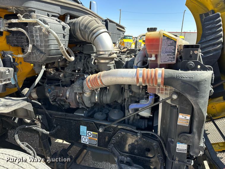 image for item EK0581 2022 Kenworth T680 semi truck