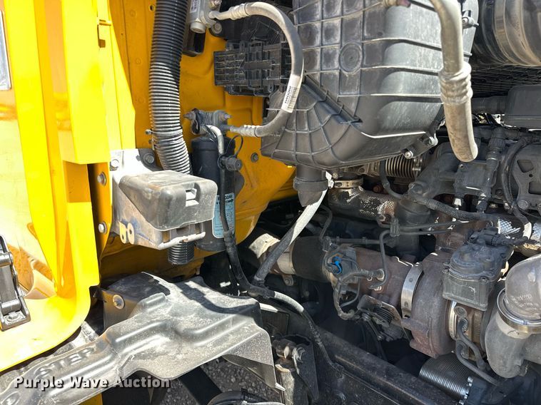 image for item EK0581 2022 Kenworth T680 semi truck