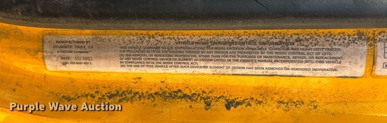 image for item EK0581 2022 Kenworth T680 semi truck