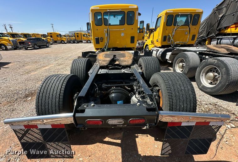 image for item EK0582 2021 Kenworth T680 semi truck