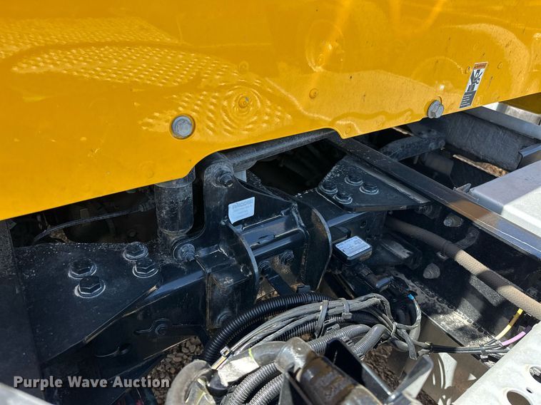 image for item EK0582 2021 Kenworth T680 semi truck