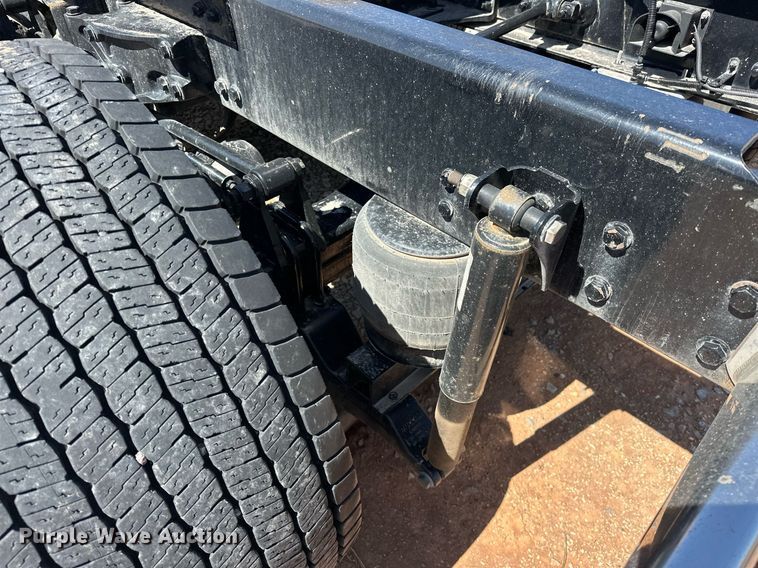 image for item EK0582 2021 Kenworth T680 semi truck