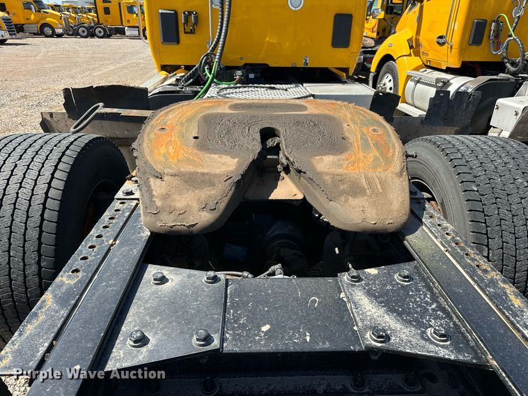 image for item EK0582 2021 Kenworth T680 semi truck