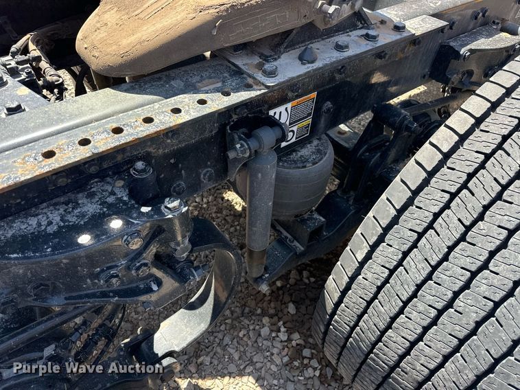 image for item EK0582 2021 Kenworth T680 semi truck