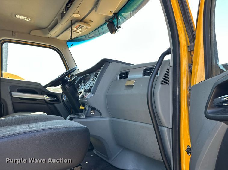 image for item EK0582 2021 Kenworth T680 semi truck