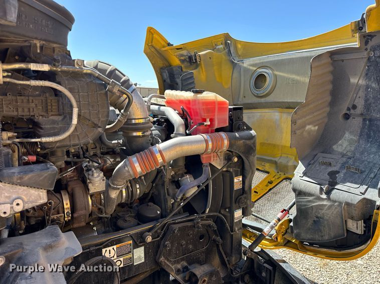 image for item EK0582 2021 Kenworth T680 semi truck