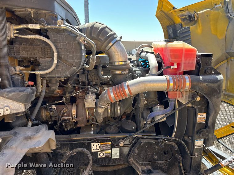 image for item EK0582 2021 Kenworth T680 semi truck