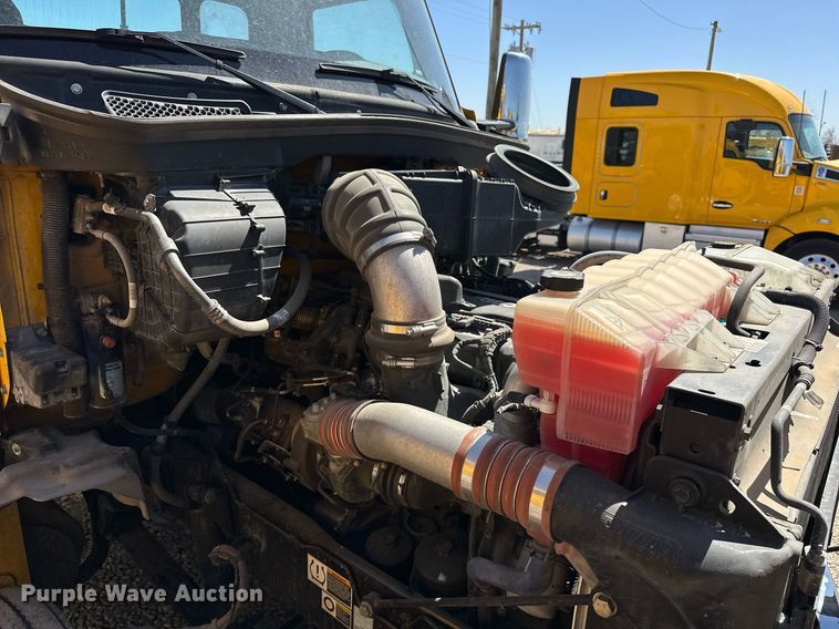 image for item EK0582 2021 Kenworth T680 semi truck