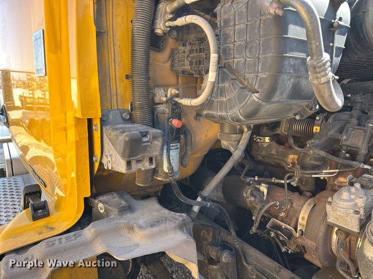 image for item EK0582 2021 Kenworth T680 semi truck