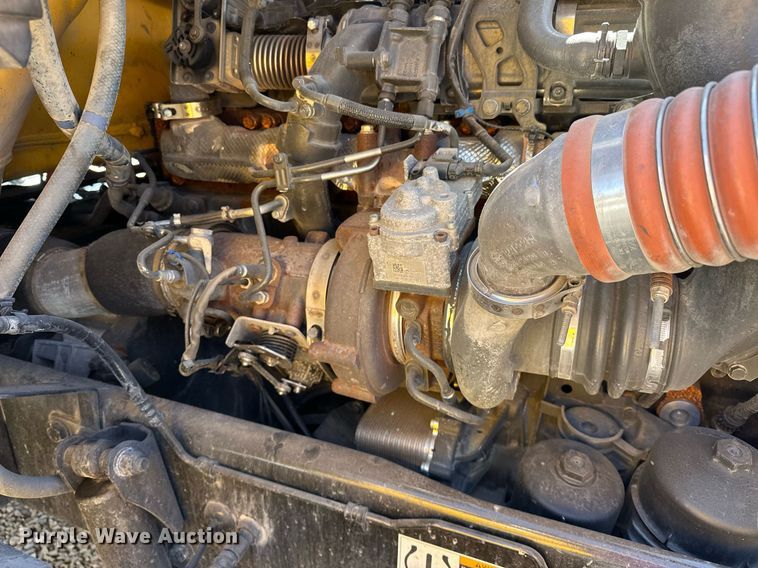 image for item EK0582 2021 Kenworth T680 semi truck