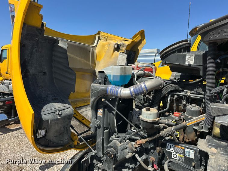 image for item EK0582 2021 Kenworth T680 semi truck