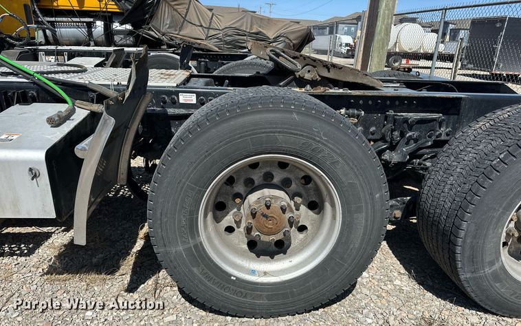 image for item EK0582 2021 Kenworth T680 semi truck