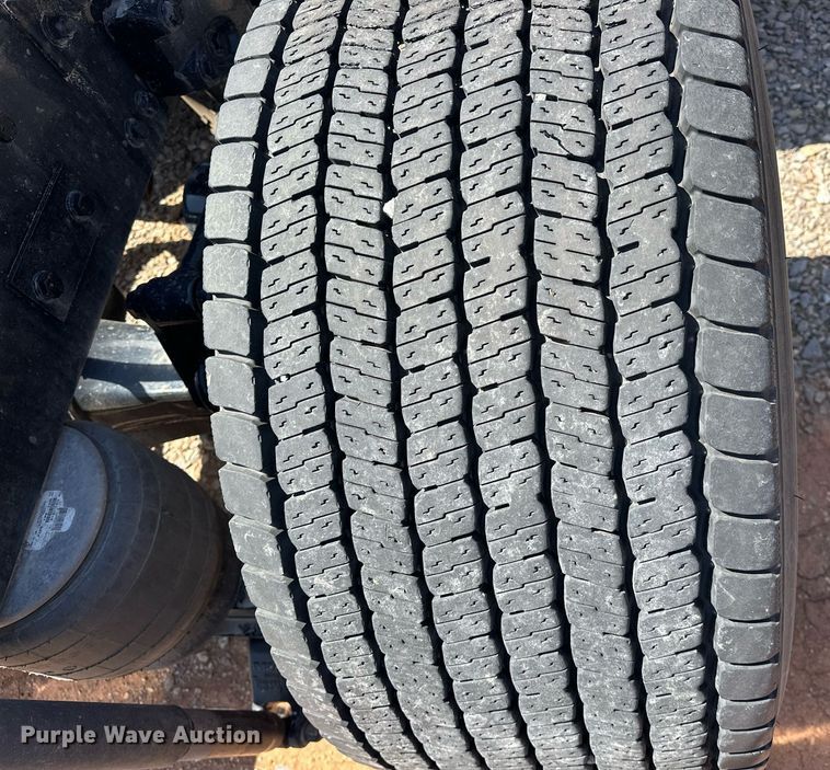 image for item EK0582 2021 Kenworth T680 semi truck