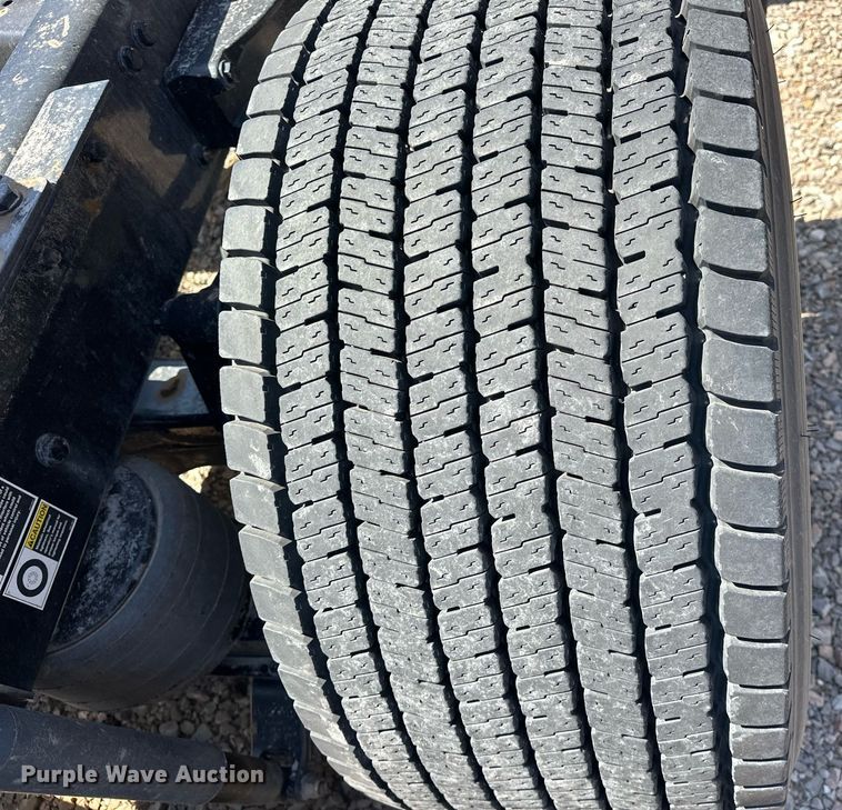 image for item EK0582 2021 Kenworth T680 semi truck