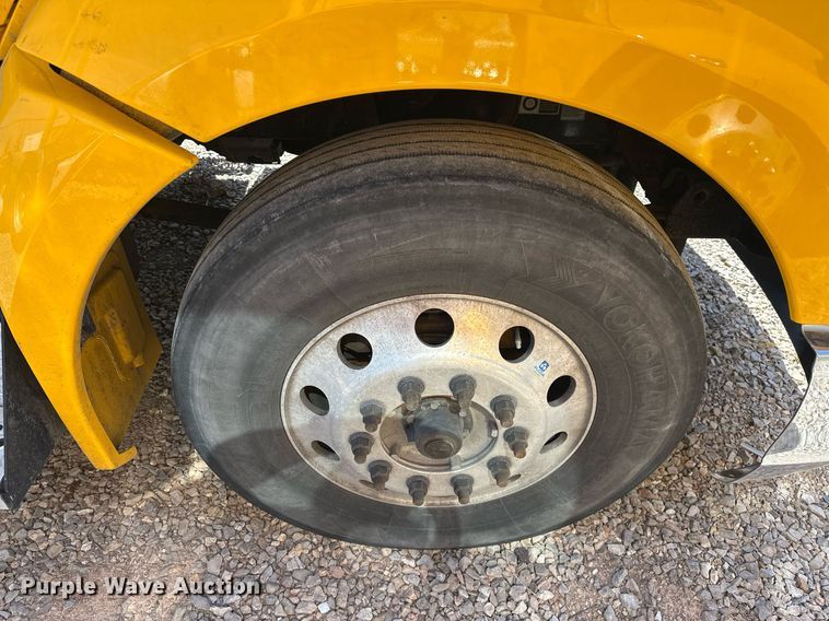 image for item EK0582 2021 Kenworth T680 semi truck