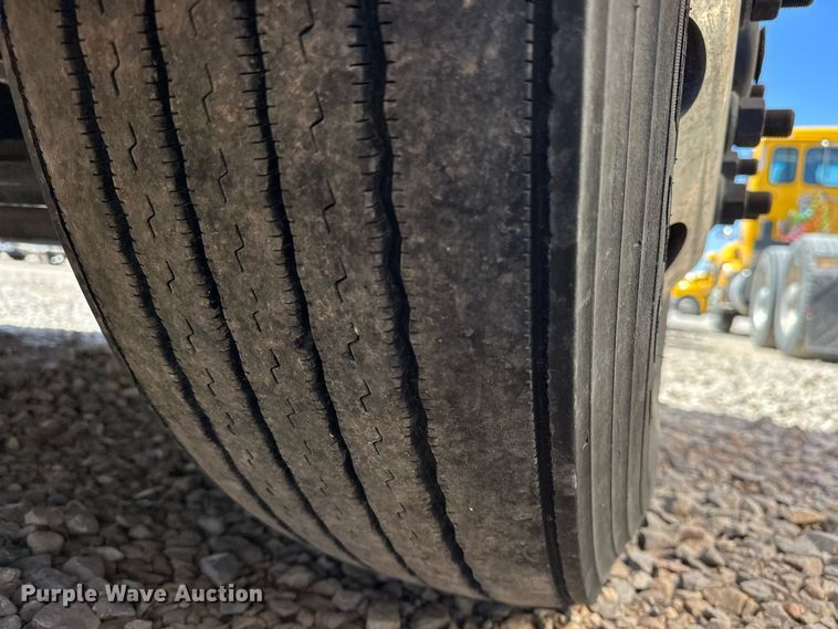 image for item EK0582 2021 Kenworth T680 semi truck