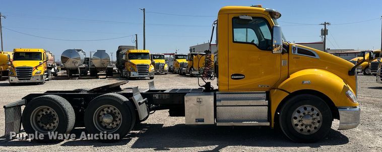 image for item EK0583 2021 Kenworth T680 semi truck