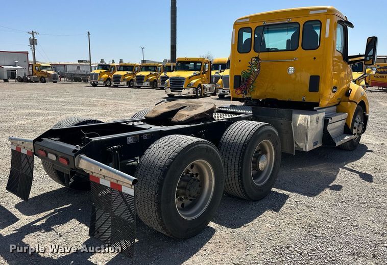 image for item EK0583 2021 Kenworth T680 semi truck