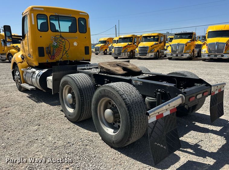 image for item EK0583 2021 Kenworth T680 semi truck