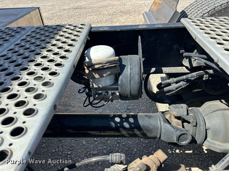 image for item EK0583 2021 Kenworth T680 semi truck