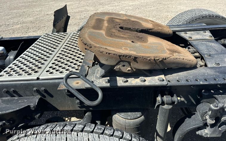 image for item EK0583 2021 Kenworth T680 semi truck