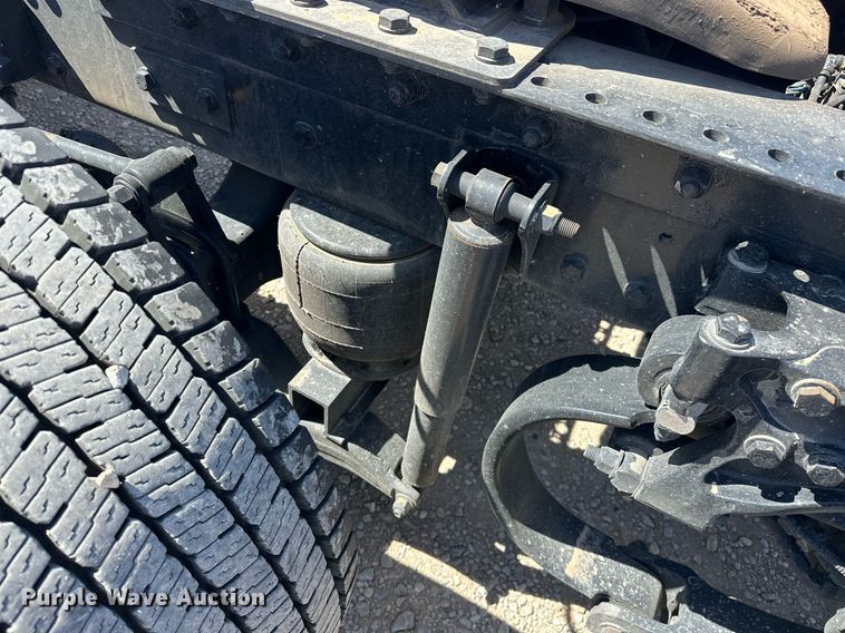 image for item EK0583 2021 Kenworth T680 semi truck