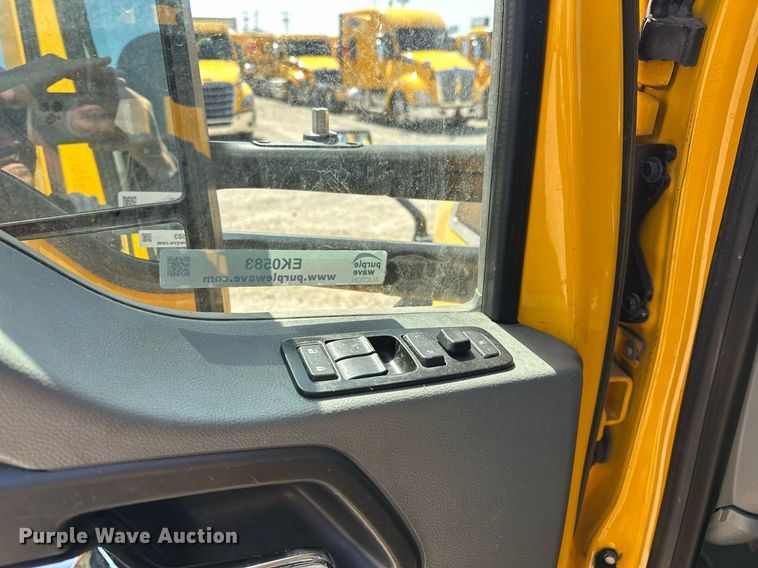 image for item EK0583 2021 Kenworth T680 semi truck