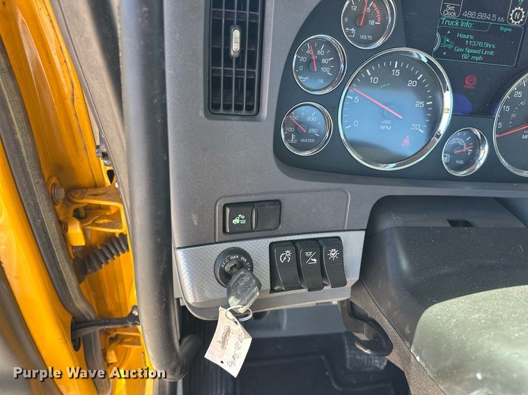 image for item EK0583 2021 Kenworth T680 semi truck