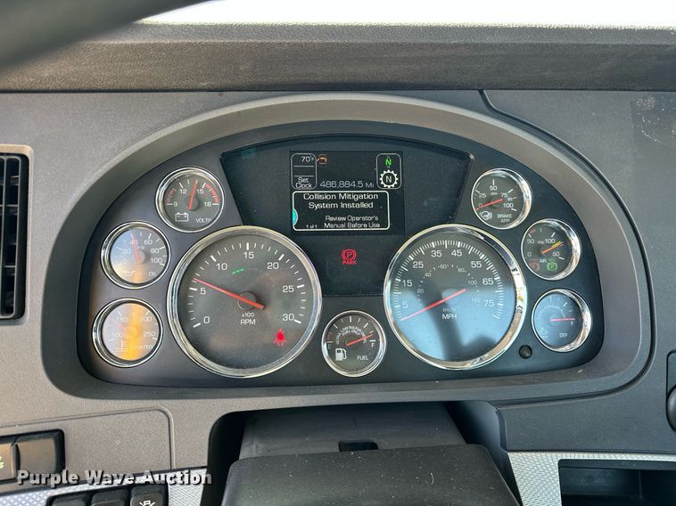 image for item EK0583 2021 Kenworth T680 semi truck