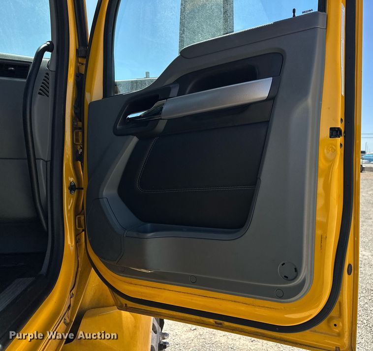 image for item EK0583 2021 Kenworth T680 semi truck