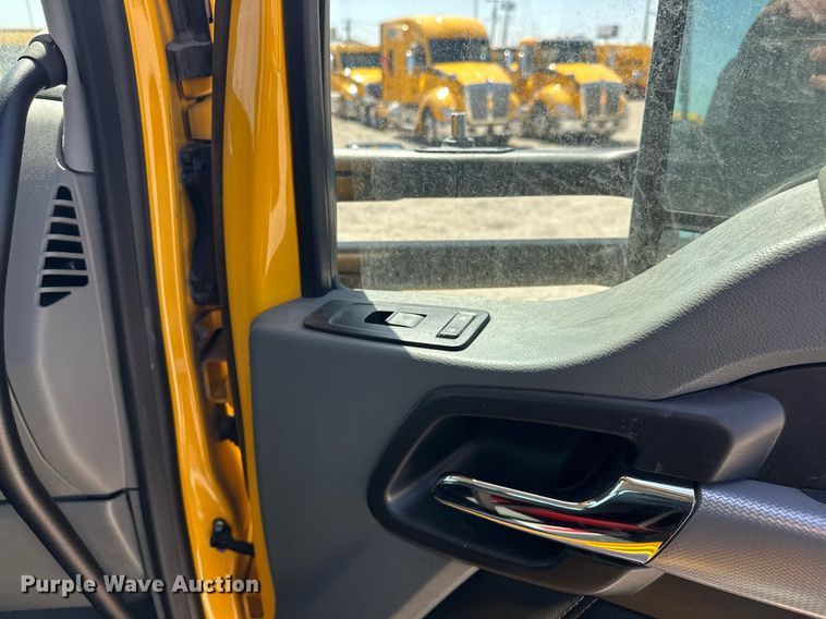 image for item EK0583 2021 Kenworth T680 semi truck