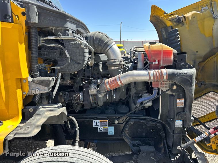 image for item EK0583 2021 Kenworth T680 semi truck