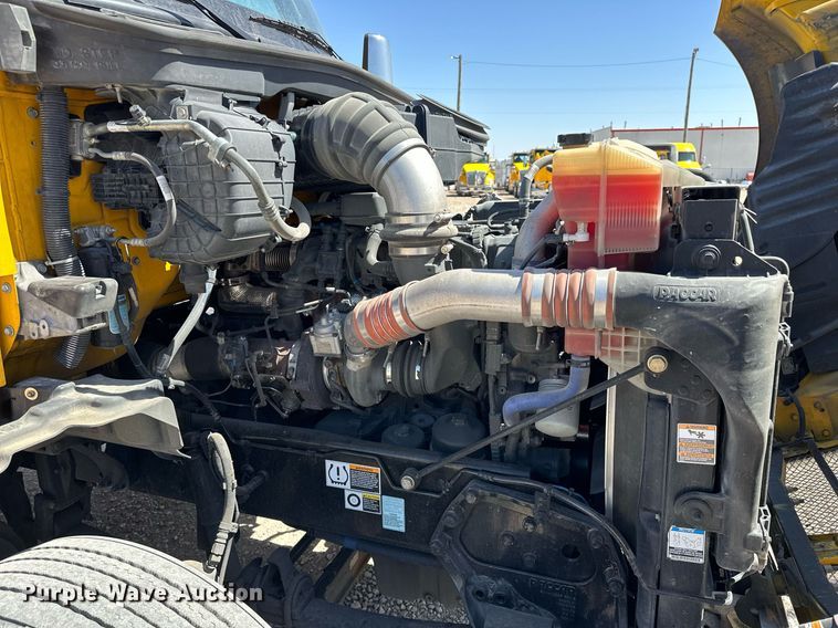 image for item EK0583 2021 Kenworth T680 semi truck